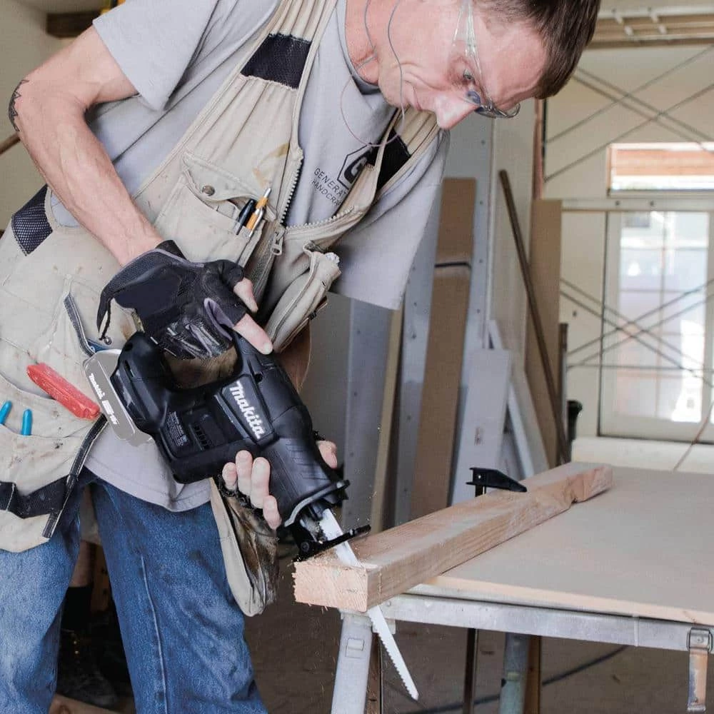 Makita 18V LXT Sub-Compact Lithium-Ion Brushless Cordless Reciprocating Saw (Tool-Only) 14 Makita 18V LXT Sub-Compact Lithium-Ion Brushless Cordless Reciprocating Saw (Tool-Only) - Image 12