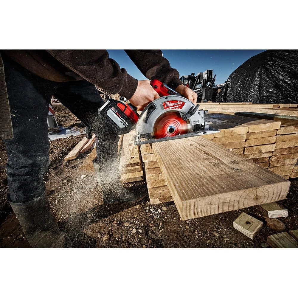 Milwaukee M18 FUEL 18V 7-1/4 in. Lithium-Ion Brushless Cordless Circular Saw with M18 5.0 Ah Battery 7 Milwaukee M18 FUEL 18V 7-1/4 in. Lithium-Ion Brushless Cordless Circular Saw with M18 5.0 Ah Battery - Image 5