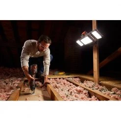 RIDGID 18V Hybrid Folding Panel Light with (2) 4.0 Ah Batteries, Charger, and Bag -Power Tools Sales Store ridgid jobsite lighting r8694221b ac93044sbn 1f 1000